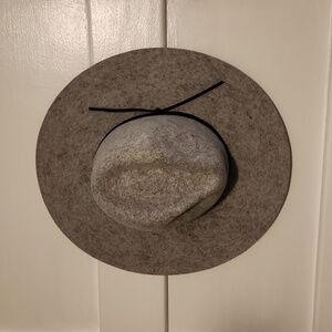 Flat brim wool hat NWT Patina